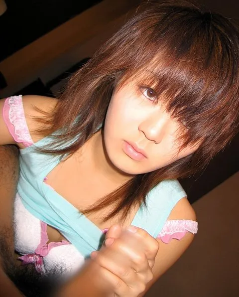 手コキでお願いの中サムネ