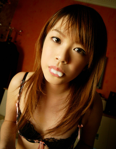 精子唇写真 - スペルマ