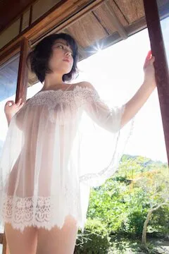 女優も生おっぱいをの関連写真