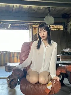 脚もよいヌード写真-改