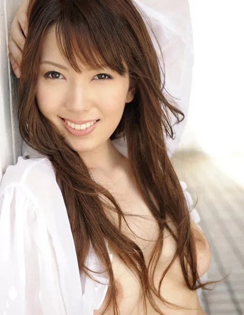 美女のおっぱいとブラウスの中サムネ