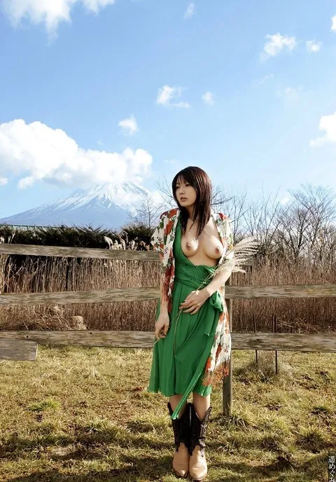 富士山とおっぱい写真の中サムネ