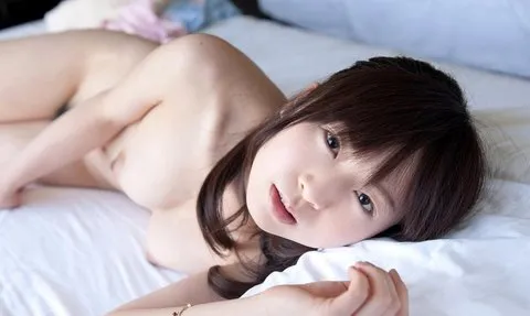 脱ぎたての全裸美女の中サムネ