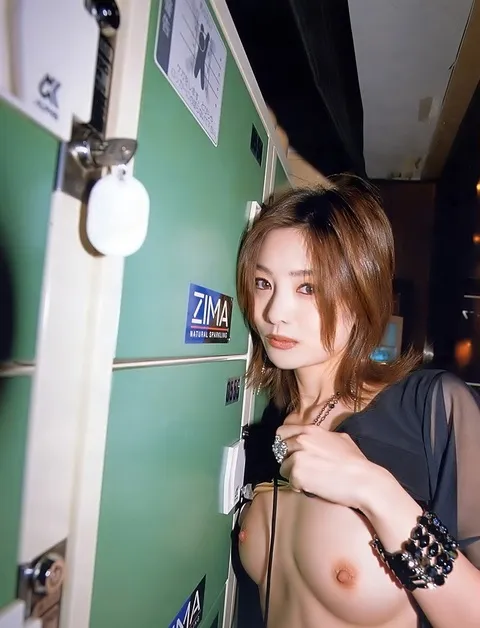 どこでも露出の中サムネ