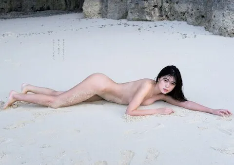 一糸纏わぬはヌード写真にあらずの中サムネ