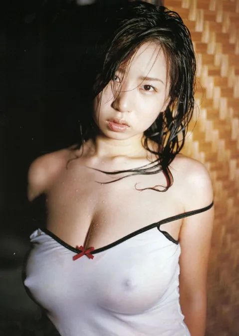 乳首透けるの中サムネ