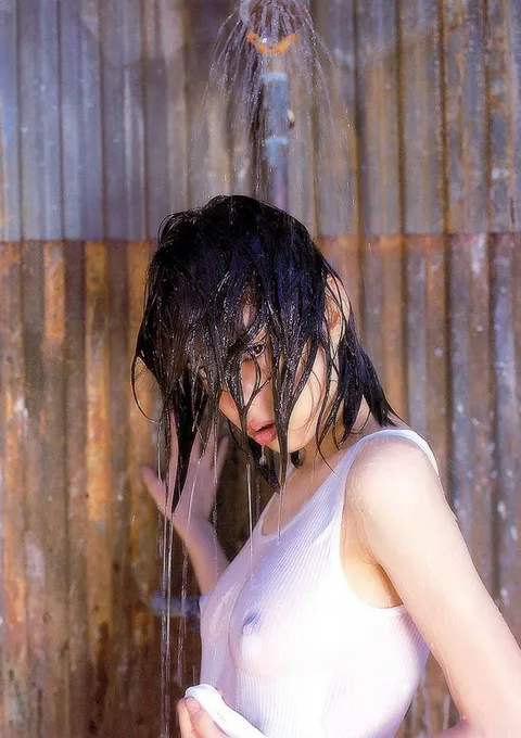 色っぽい女性の中サムネ