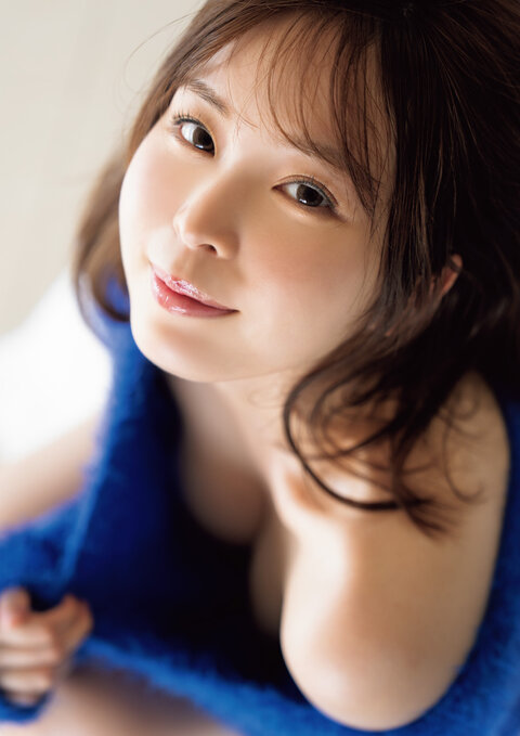 おっぱい見せつける写真 - エッチ写真