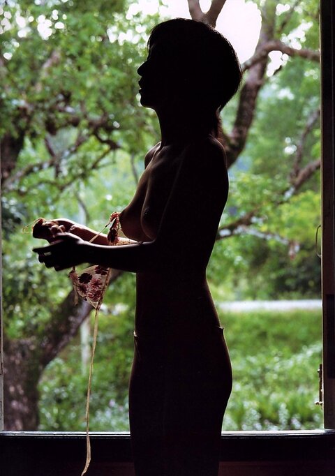 山口香緒里 写真集 『 遊女 』 - 脱ぎヌード