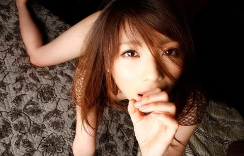 フェラ真似 疑似フェラ の美女の中サムネ