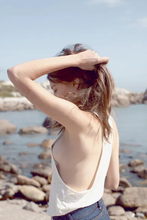 海デートはノーブラでの中サムネ